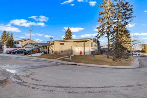 1016 Hunterdale Pl Nw, Calgary, AB, T2K4R7 | Card Image