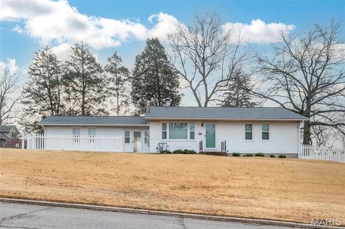 1000 E Mckinley St, Belleville, IL, 62220-3818 | Card Image