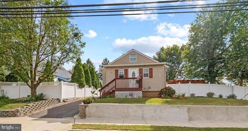 312 Creek Rd, BELLMAWR, NJ, 08031-2050 | Card Image