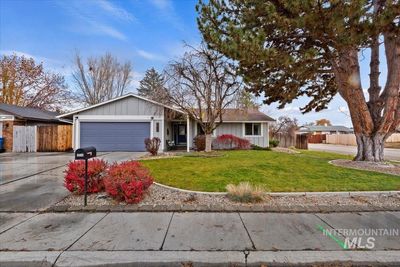 3518 N Dove Place, House other with 4 bedrooms, 3 bathrooms and 2 parking in Boise ID | Image 2