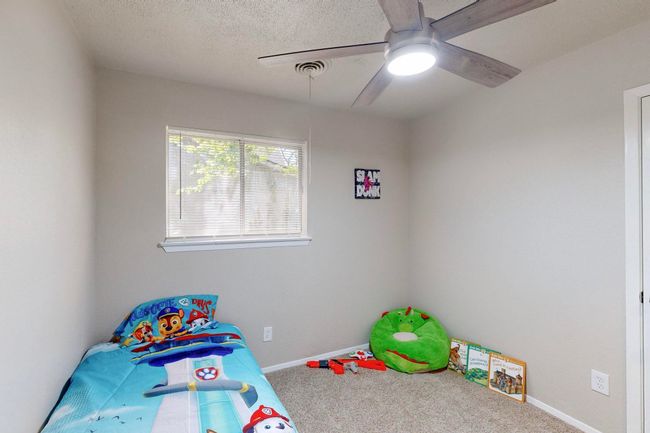128 Se Gardens Blvd, House other with 3 bedrooms, 2 bathrooms and null parking in Burleson TX | Image 32