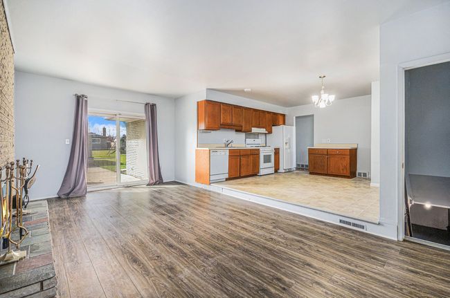 37653 Badger Dr, House other with 3 bedrooms, 2 bathrooms and null parking in Sterling Heights MI | Image 6