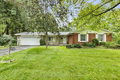 1026 Crumlin Sideroad, House other with 3 bedrooms, 2 bathrooms and 8 parking in London ON | Image 1