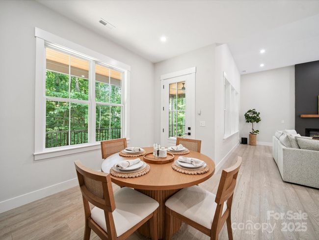 Breakfast Area | Image 22