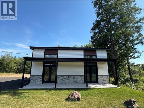 1236 Pleasant Dr, Minto, NB, E4B2V7 | Card Image