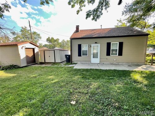 1922 E C St, Belleville, IL, 62221-4102 | Card Image