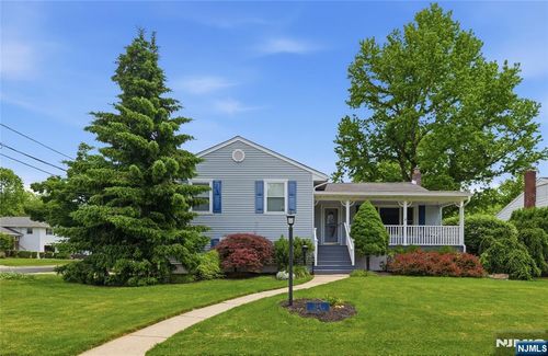 164 Gordon Ct, Oradell, NJ, 07649-2415 | Card Image