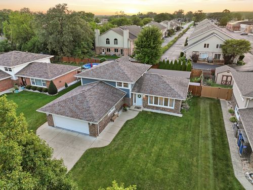 10548 S Tod Dr, Palos Hills, IL, 60465-1918 | Card Image