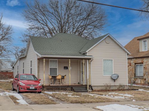 321 Farror St, MOBERLY, MO, 65270-2325 | Card Image