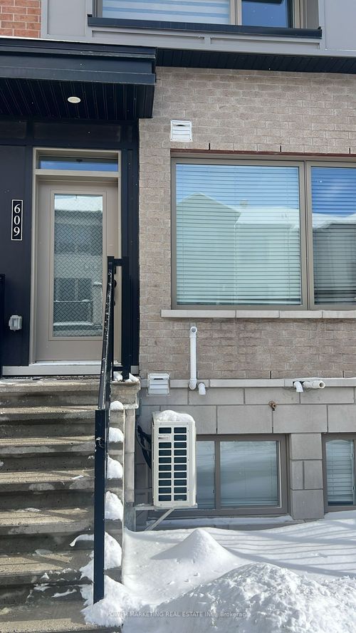 609 Makwa Pvt, Ottawa, ON, K1K5A3 | Card Image