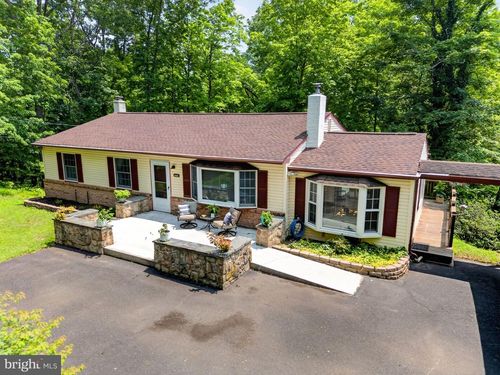 121 S Limekiln Pike, CHALFONT, PA, 18914-2417 | Card Image