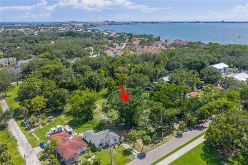 4026 34th Ave S, St Petersburg, FL, 33711-3905 | Card Image