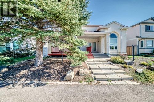 3315 Catalina Blvd Ne, Calgary, AB, T1Y6T8 | Card Image