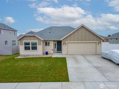 22 L St Ne, Quincy, WA, 98848-1766 | Card Image