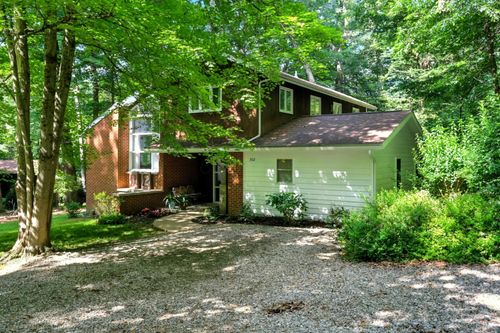 302 E Woodside Dr, Gambier, OH, 43022-7712 | Card Image