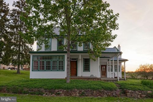 352 Bachmanville Rd, HERSHEY, PA, 17033-9208 | Card Image