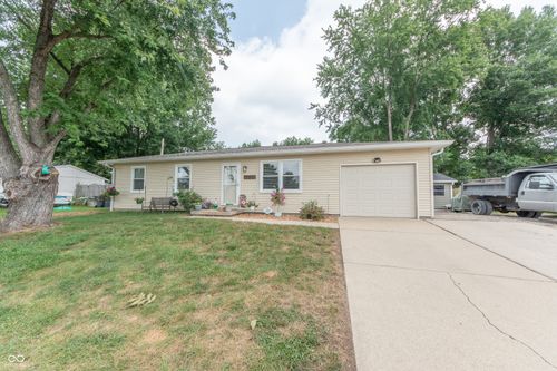 2520 Farmstead Dr, Columbus, IN, 47201-8549 | Card Image