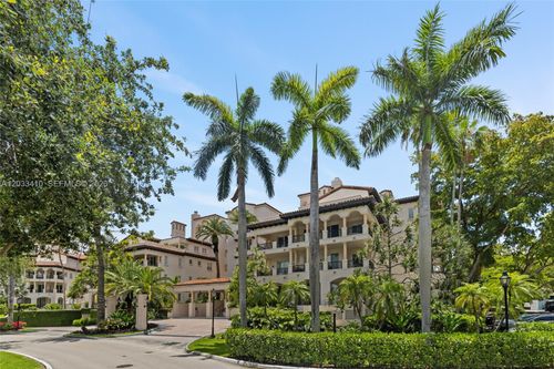 19122-19122 Fisher Island Dr, Miami Beach, FL, 33109-1131 | Card Image