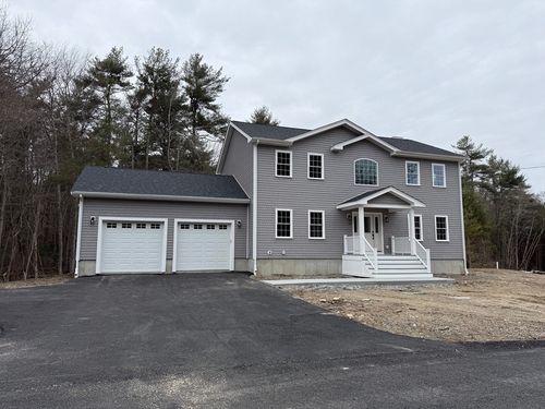79 Park Dr, Acushnet, MA, 02743-1899 | Card Image