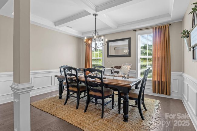 Formal Dinning Room | Image 6