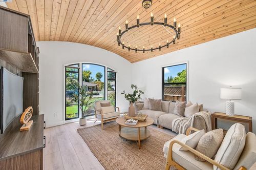 4073 Stanley Blvd, Pleasanton, CA, 94566-6289 | Card Image