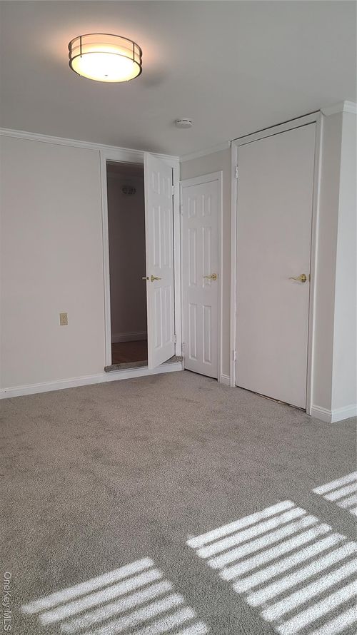 769 Washington St, Baldwin, NY, 11510-4548 | Card Image