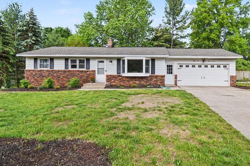 8137 Hearthway Ave, Jenison, MI, 49428-9129 | Card Image