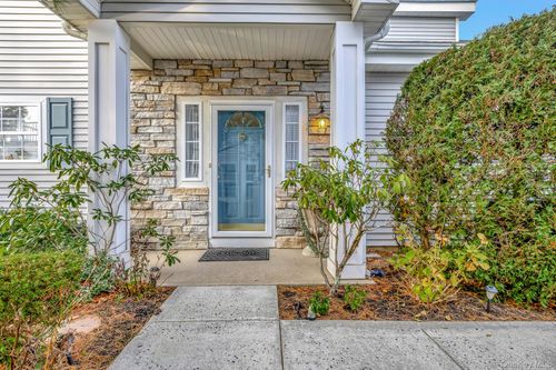 477 Woodscreek Ct, Moriches, NY, 11955-1722 | Card Image