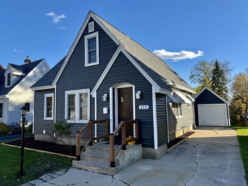 213 James St, Beaver Dam, WI, 53916-2503 | Card Image