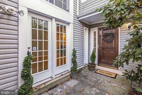 42 Tindal Springs Ct, MONTGOMERY VILLAGE, MD, 20886-4908 | Card Image