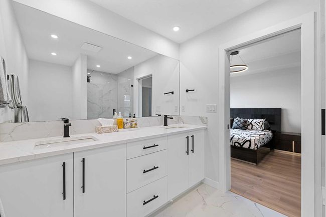 2213 77 Street Sw, Townhouse with 2 bedrooms, 3 bathrooms and 2 parking in Calgary AB | Image 38