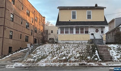 975-973-975 18th Ave, Newark, NJ, 07106-2615 | Card Image