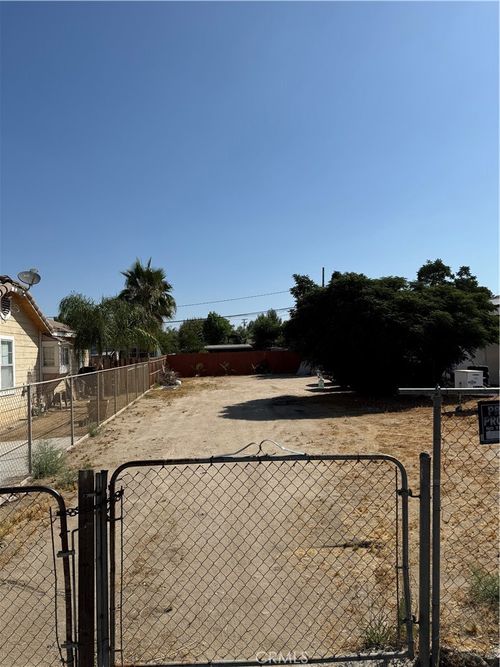 27584 Monroe Ave, Romoland, CA, 92585-9406 | Card Image