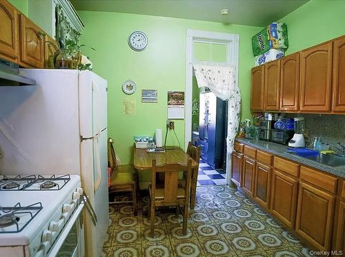 apt-11-668 Broadway, Brooklyn, NY, 11206-4473 | Card Image