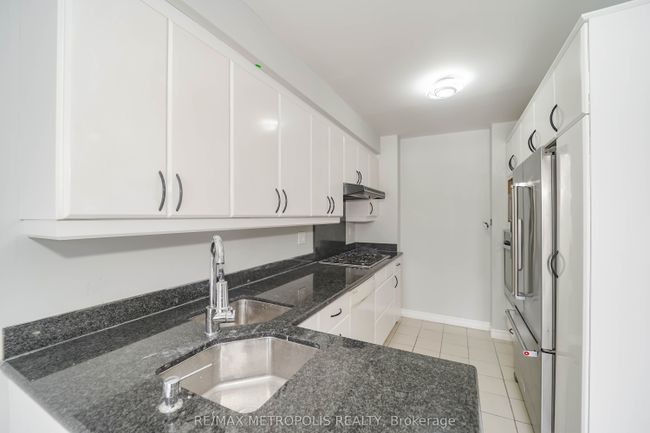1927 Parkside Dr, House other with 5 bedrooms, 4 bathrooms and 2 parking in Pickering ON | Image 10