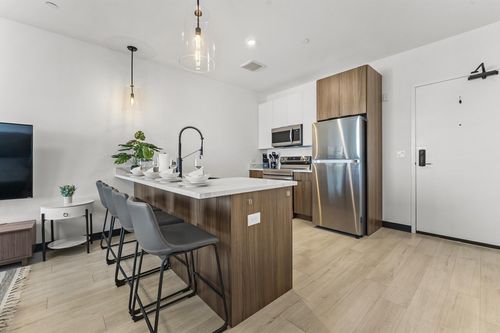 605-600 Broadway, Everett, MA, 02149 | Card Image