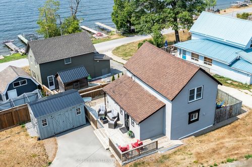 42 Pavillion Rd, Dunsford, ON, K0M1L0 | Card Image