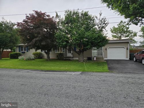 105 Smyrna Ave, CLAYTON, DE, 19938-7750 | Card Image