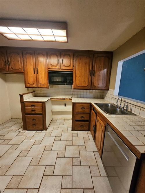 204 Elaine Ave, Burns Flat, OK, 73647-4768 | Card Image