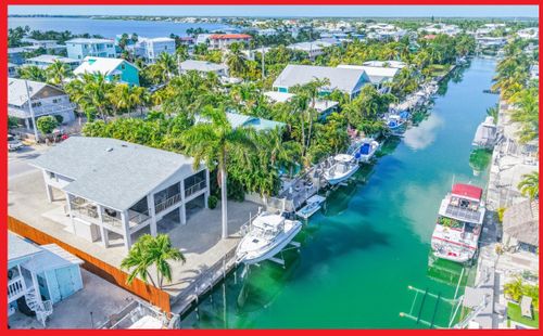 857 Caribbean Dr E, Summerland Key, FL, 33042-4841 | Card Image