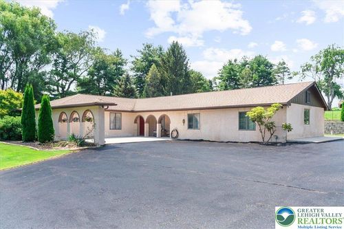 3088 Seisholtzville Rd, Macungie, PA, 18062-8538 | Card Image