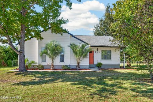 325 Drummer Kellum Rd, Jacksonville, NC, 28546-9311 | Card Image