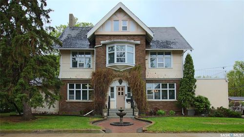 2301 15th Ave, Regina, SK, S4P1A3 | Card Image