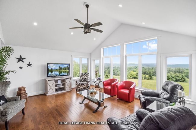 370 Detlor Rd, House other with 4 bedrooms, 3 bathrooms and 12 parking in L'amable ON | Image 8