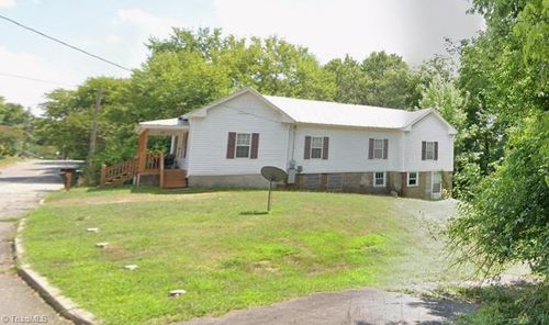 413 Victor St, Eden, NC, 27288-3233 | Card Image