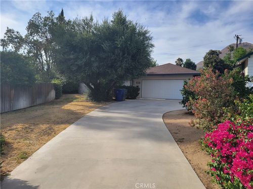 3389 Celeste Dr, Riverside, CA, 92507-4052 | Card Image