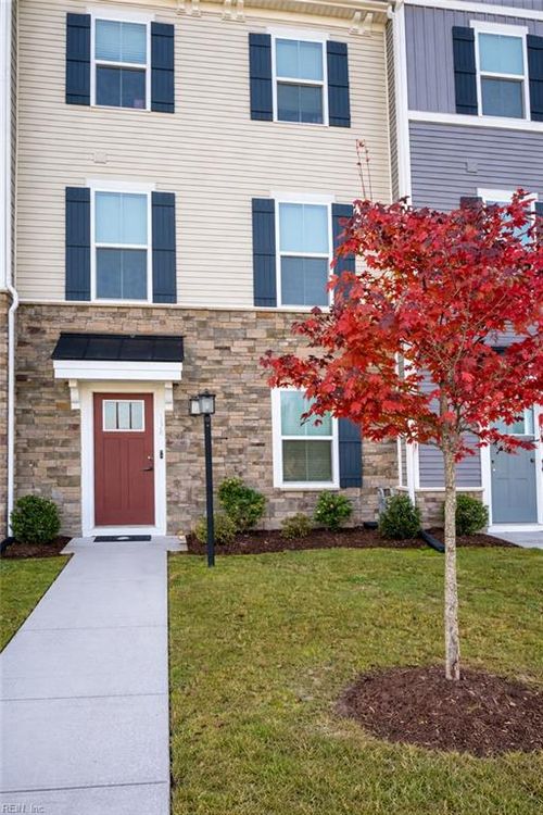 138 Jordan House Dr, Smithfield, VA, 23430-6384 | Card Image