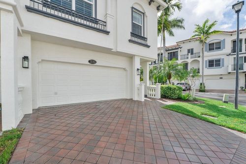 3119-3119 Waterside Cir, Boynton Beach, FL, 33435-6403 | Card Image