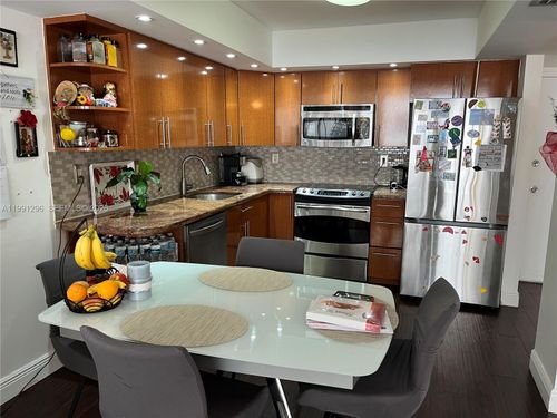 apt-903-18051 Biscayne Blvd, Aventura, FL, 33160-5277 | Card Image