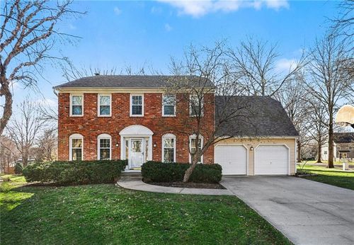 9217 Tomashaw Ln, Lenexa, KS, 66219-1966 | Card Image